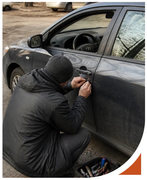 Профессиональное вскрытие автомобиля Тойота без повреждений в Невинномысске